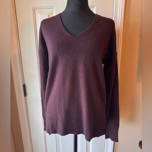 Women's SWTR V-Neck a touch of cashmere Sweater - Burgundy NWT